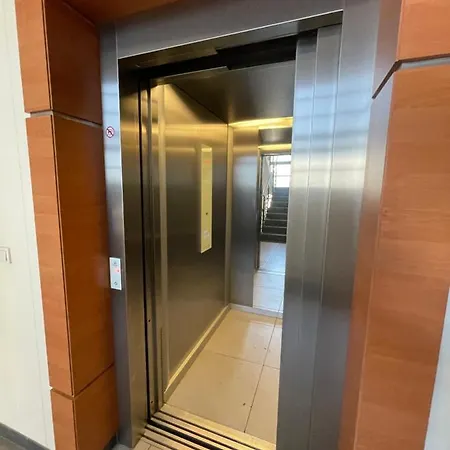 42 M Z Miejscem W Garazu Z Winda Blisko Centrum I Morza * Gdyně