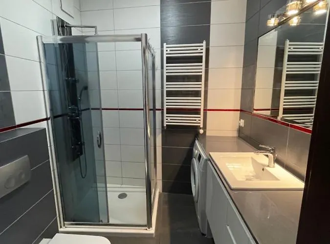 42 M Z Miejscem W Garazu Z Winda Blisko Centrum I Morza アパート